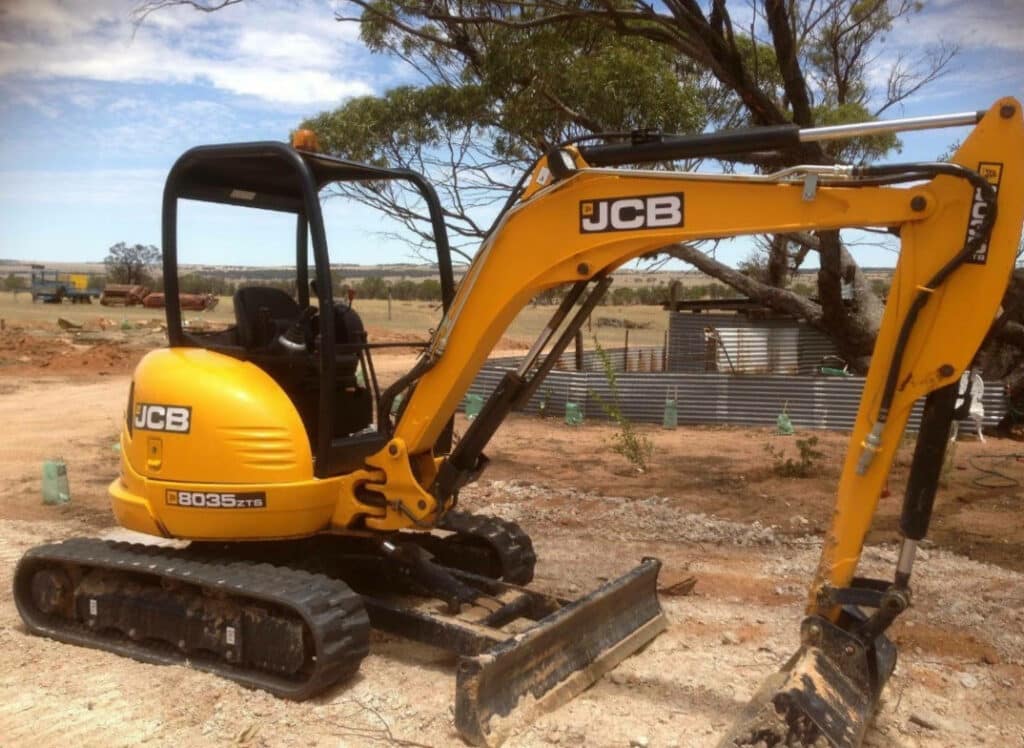 JCB MINI DIGGER